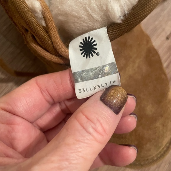 UGG Men's Brown Chukka Boots - Picture 12 of 16